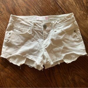 white size 1 low rise No Boundaries denim booty shorts
